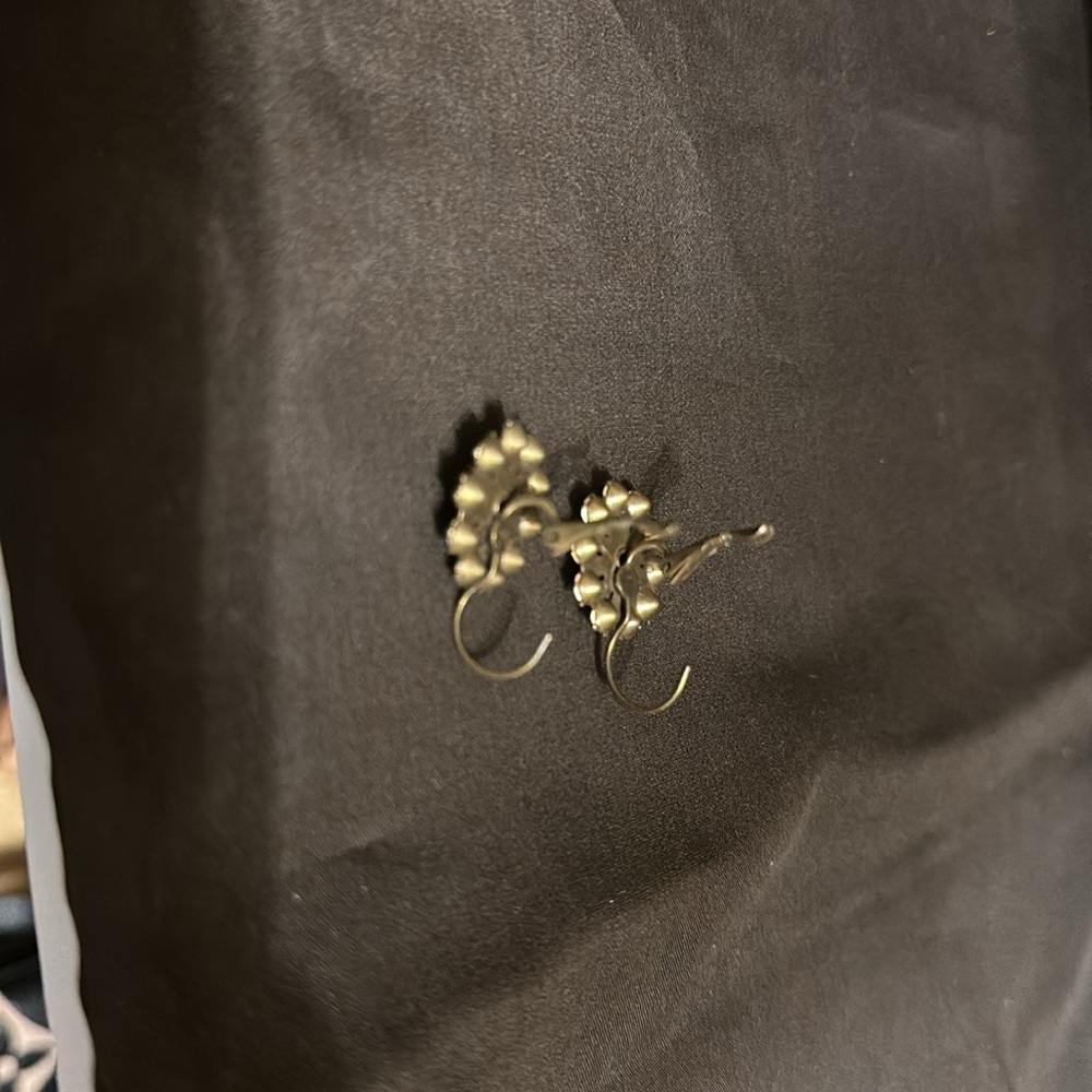 Flower earrings - Picture 3 of 5